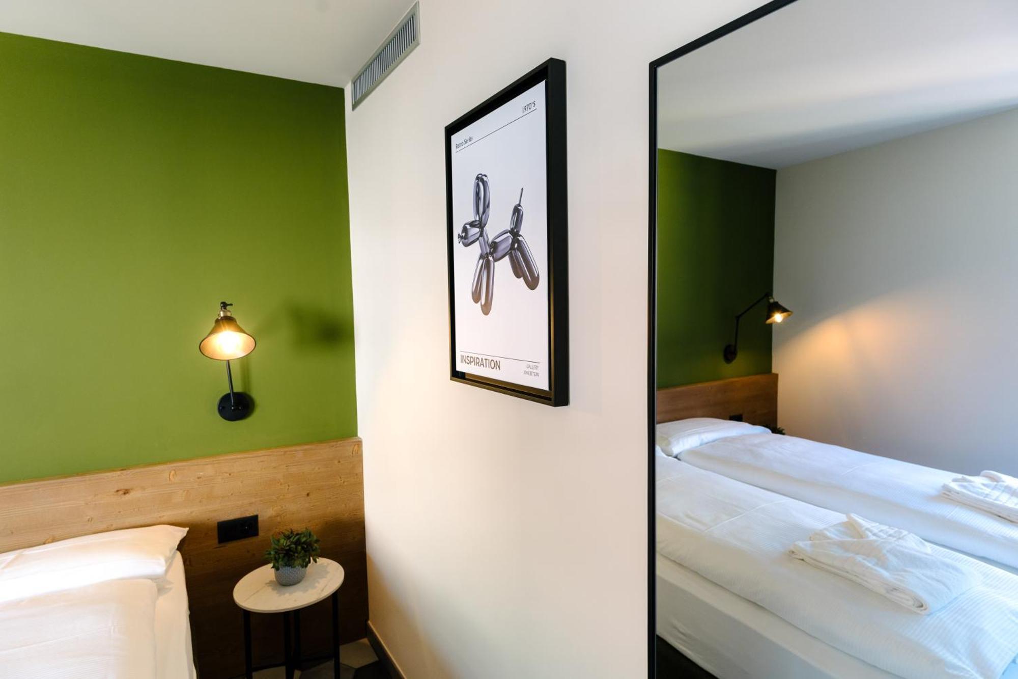 Seven Town House Boutique Hotel โลการ์โน ภายนอก รูปภาพ