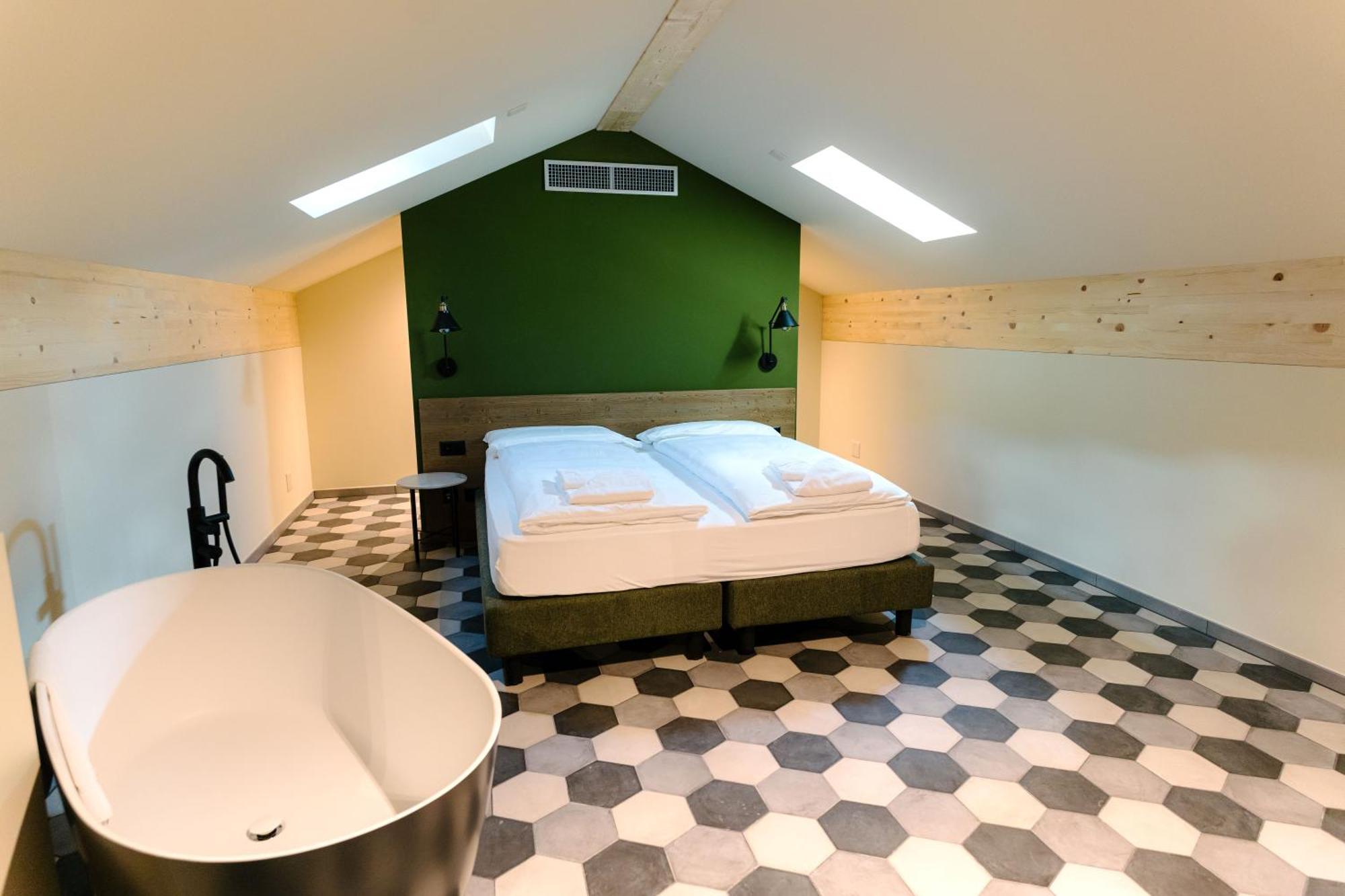 Seven Town House Boutique Hotel โลการ์โน ภายนอก รูปภาพ
