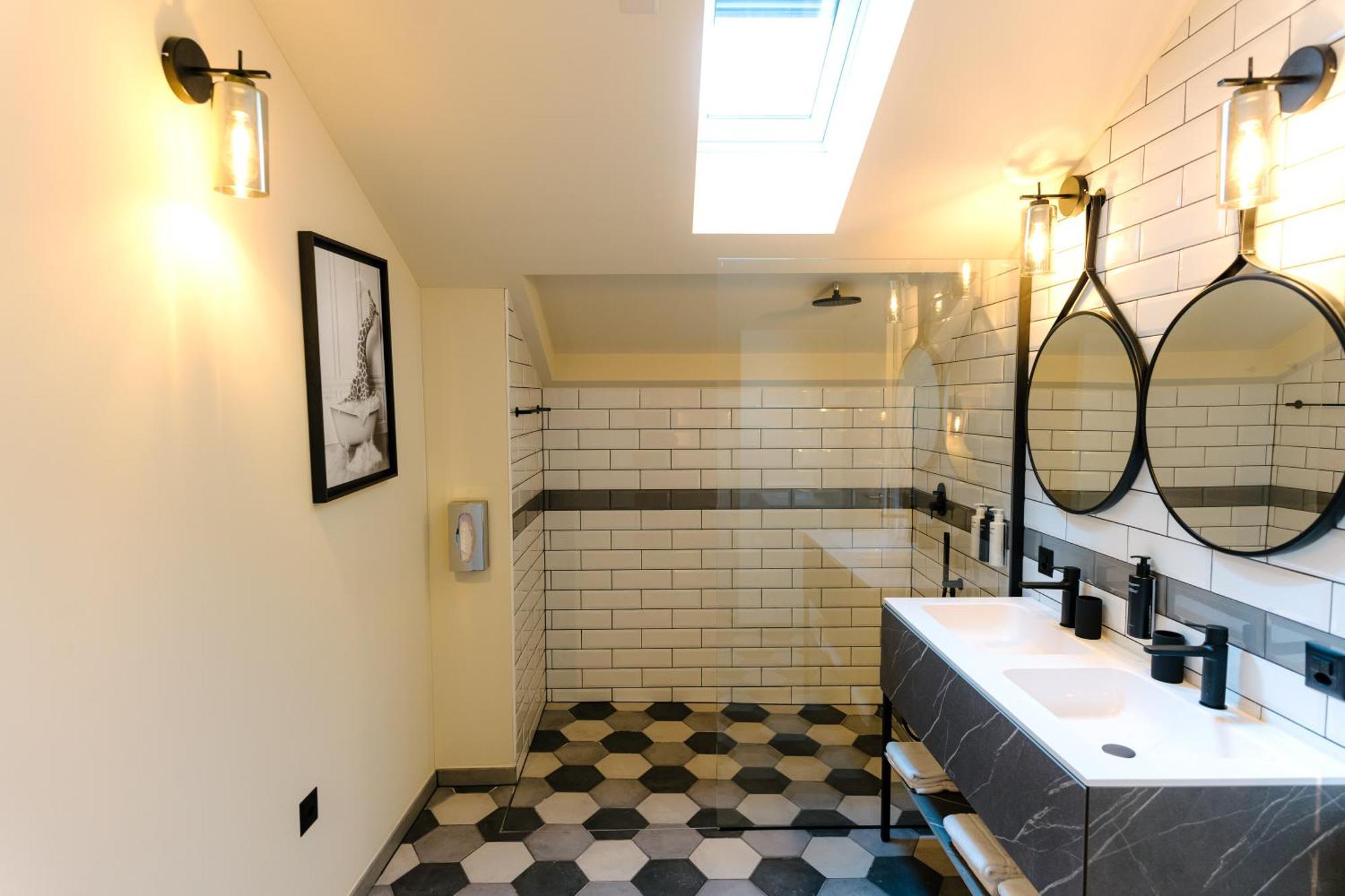 Seven Town House Boutique Hotel โลการ์โน ภายนอก รูปภาพ
