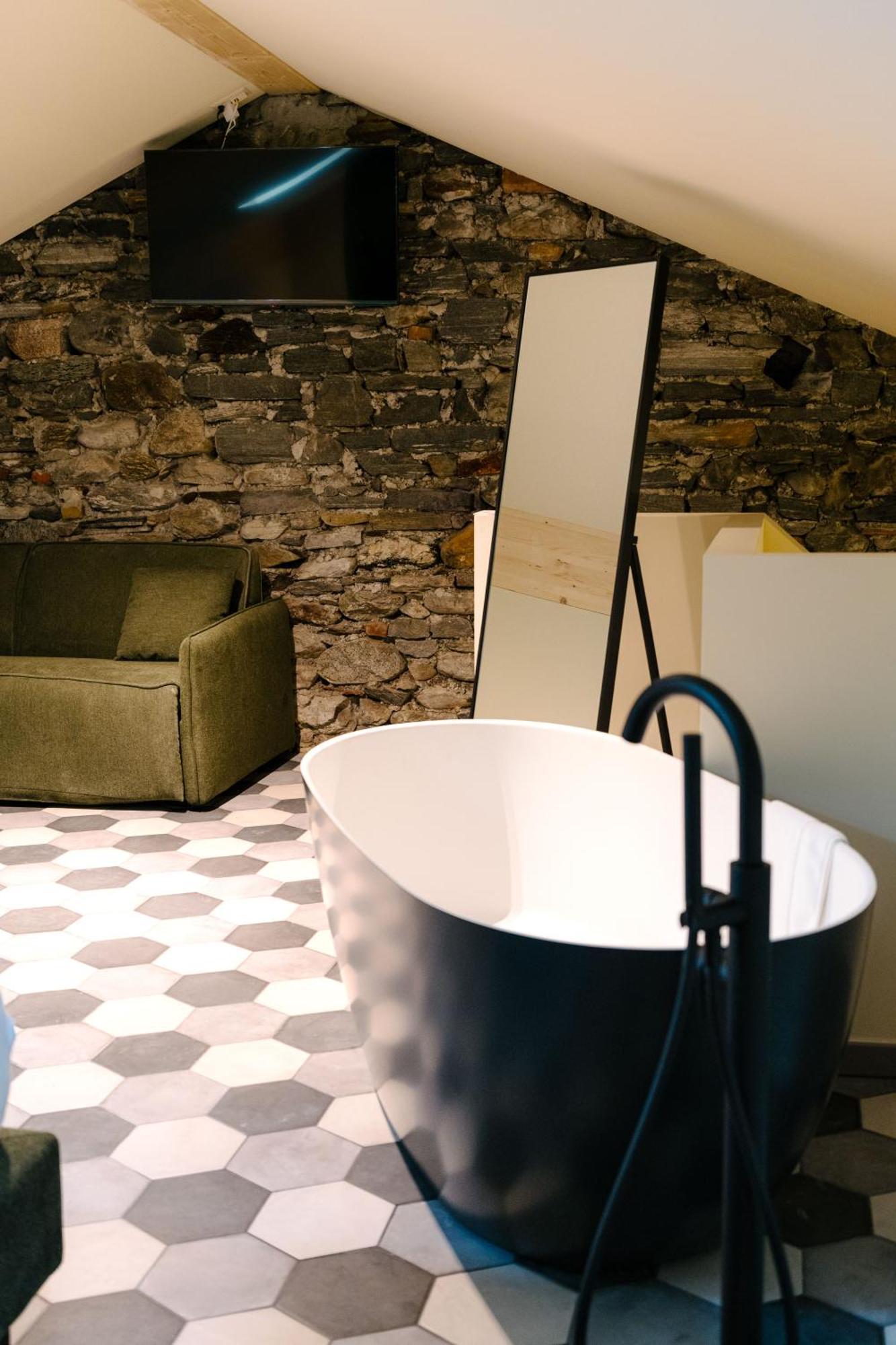 Seven Town House Boutique Hotel โลการ์โน ภายนอก รูปภาพ