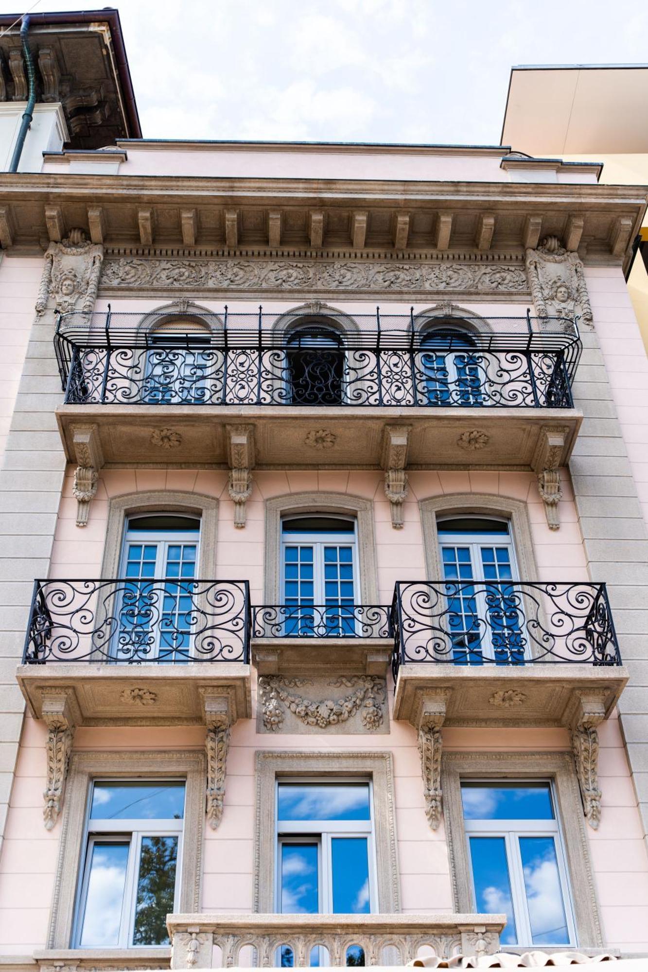 Seven Town House Boutique Hotel โลการ์โน ภายนอก รูปภาพ