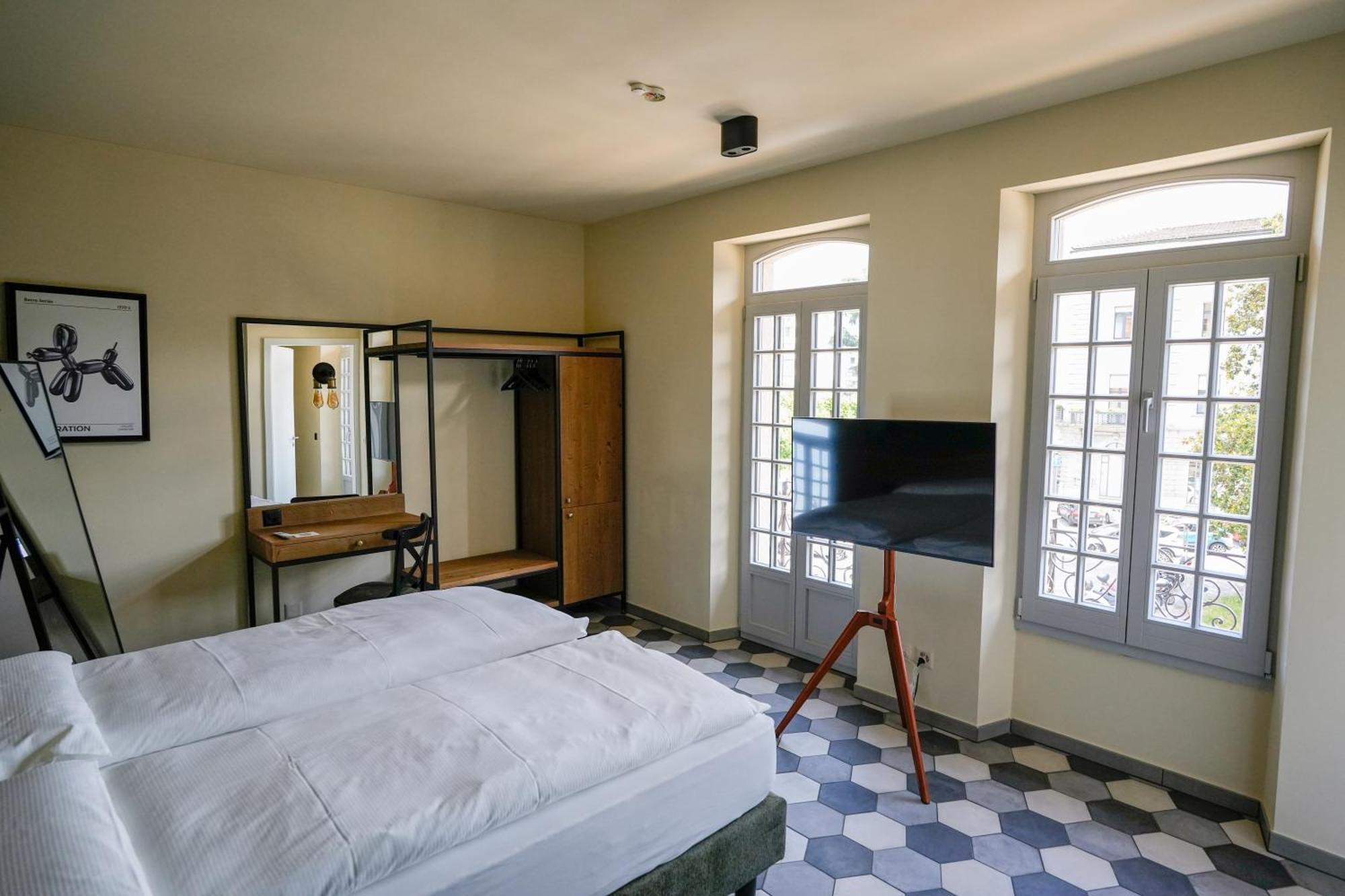 Seven Town House Boutique Hotel โลการ์โน ภายนอก รูปภาพ