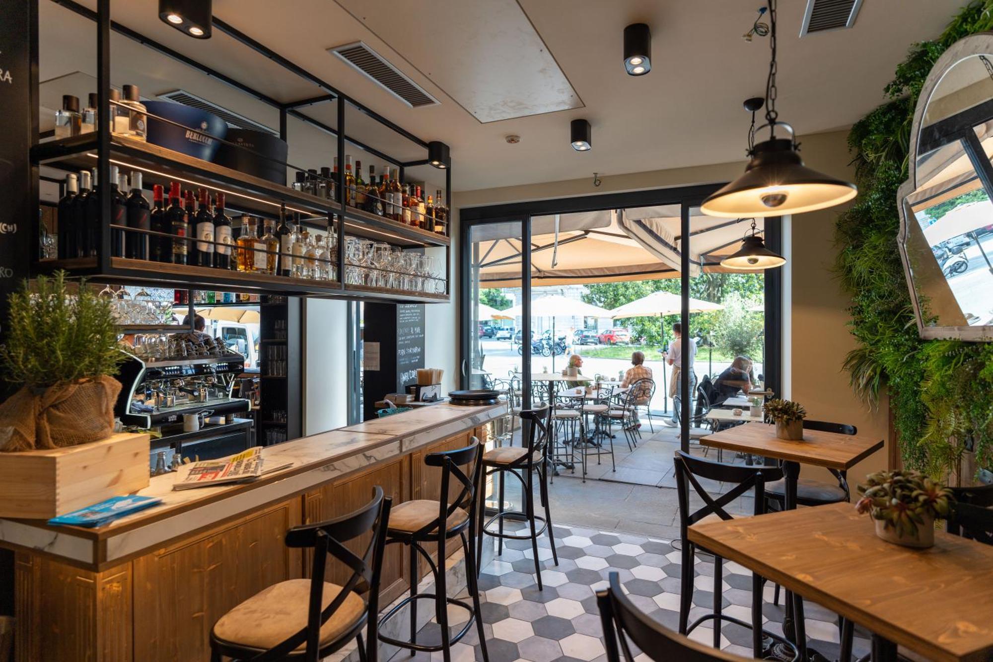 Seven Town House Boutique Hotel โลการ์โน ภายนอก รูปภาพ